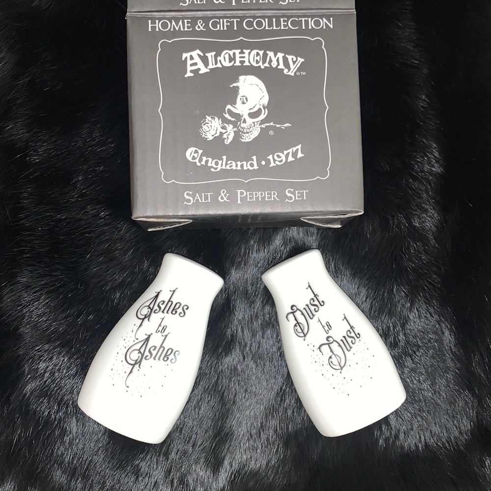 NIB salt & pepper shakers